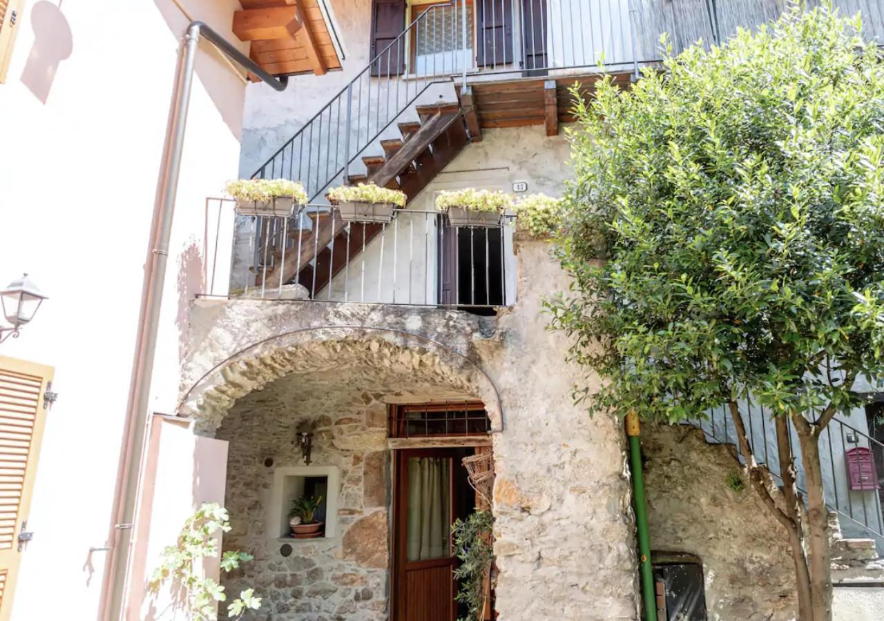 Casa Del Borgo: Appartamento Immerso Nel Verde A/C Bellano Exterior photo